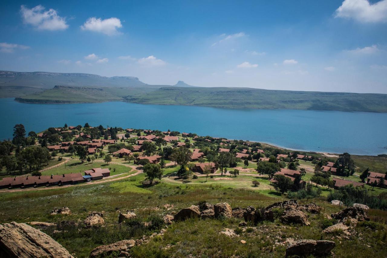 Отель First Group Qwantani Гаррисмит Экстерьер фото